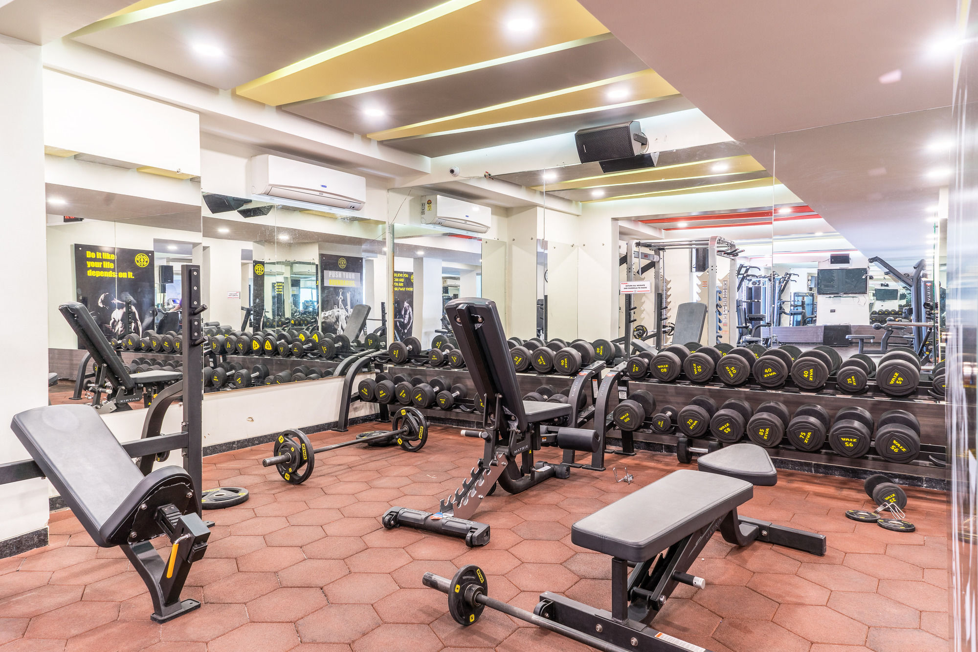 Treebo Trend Royal Kourt Aurangabad Hotel Exterior foto